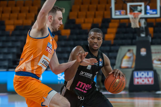 够成为全队 够成为全队